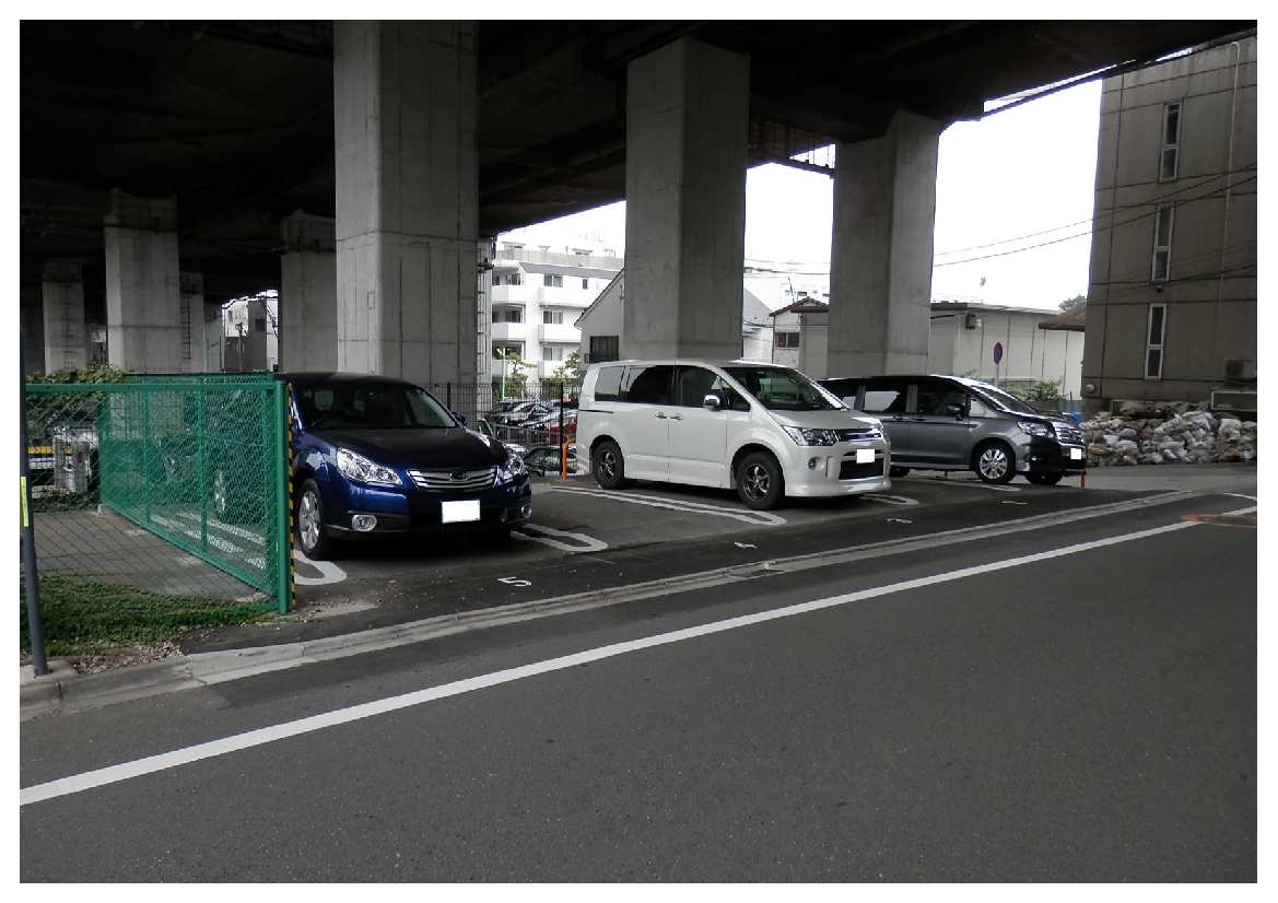 第三京浜道路　玉川高架下駐車場