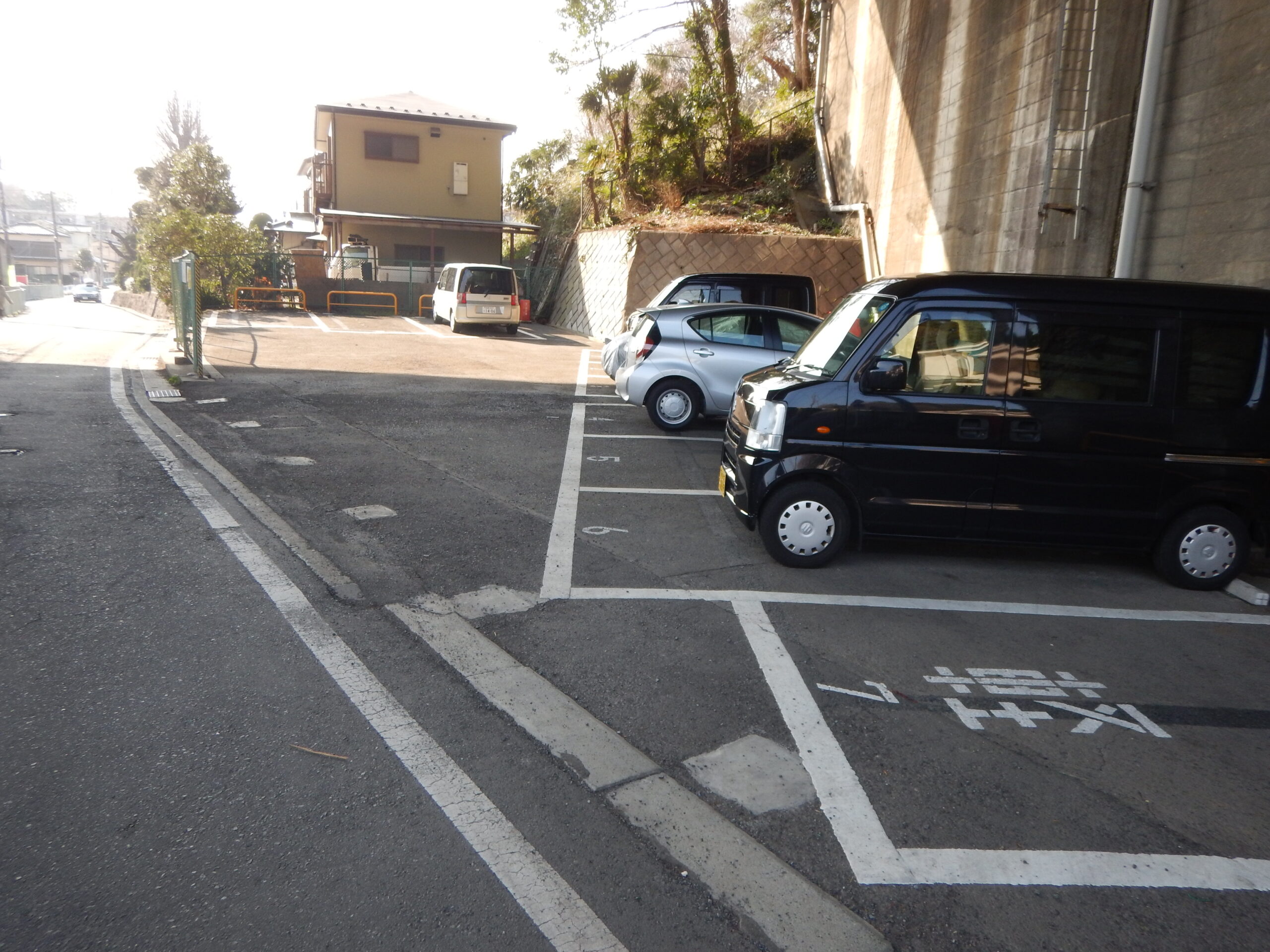 第三京浜道路 東前田#1駐車場